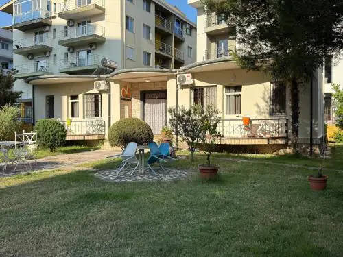 Guroal Holiday House