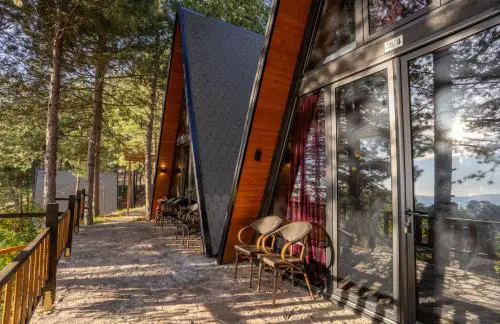 Golden Cabin 4 Gjinar by PikHost