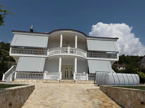 Villa Manuel