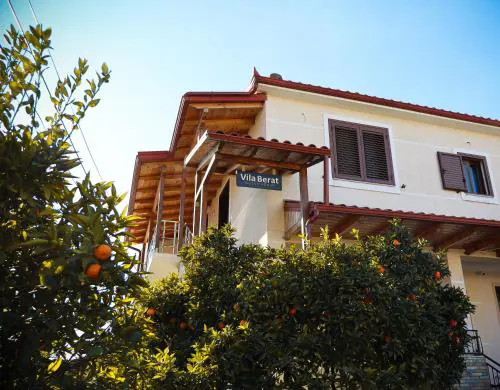 Villa Berat - View of Berat Castle & Traditional Breakfast