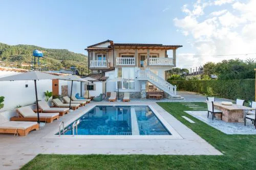 Villa Lejzo - Swimming Pool