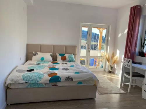 Bright & Cozy Room with Balcony