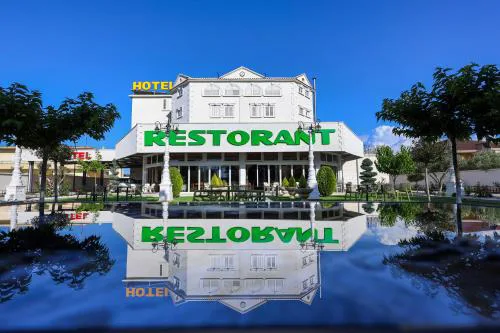 Hotel Familja