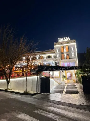 Krokodil hotel & bar
