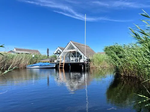 Seehütte Neusiedlersee - Seehaus inklusive Elektroboot