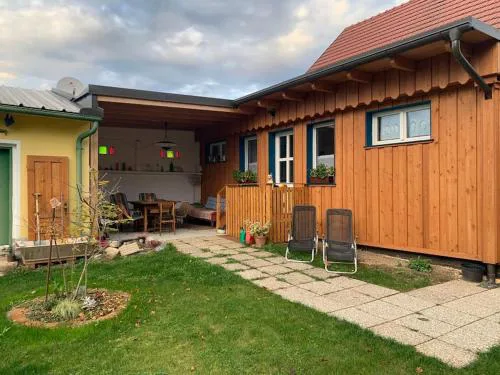 Ferienhaus mit Garten in Thermennähe