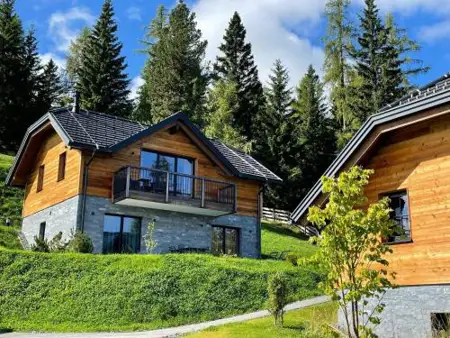 Tomtegl-Bergchalet-No-8-mit-Privatsauna-Infinitypool-Kamin-Fitnessraum-1500m-Seehoehe