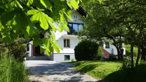 Sommerfrische in einem Landhaus der 1960er Jahre