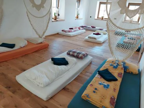 50m2 Seminarraum mit 20 Matratzen