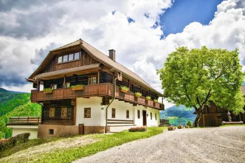 Farmhouse near Afritzer See & Nockberge Trails