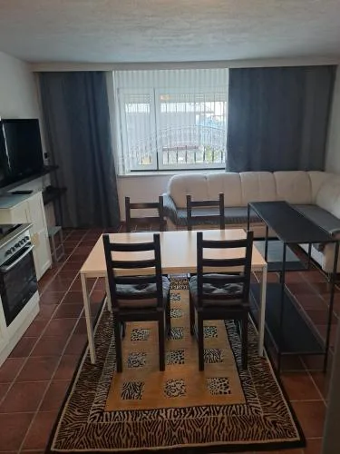 STUDIO Apartment am Kreuzbergl, 34qm, 1-2 Gäste, gratis Parkplätze & Self Check-in