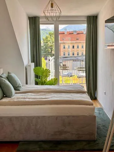 Takara Dachgeschosswohnung 08 mit Terrasse