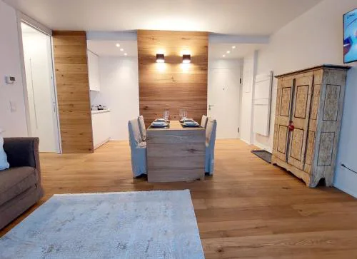 ALPENFLAIR - charming ski-to-door apartment