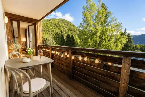 Rosie | Design | Chalet