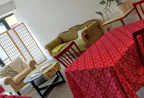 Lounge-Style-Hostel