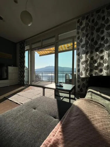Lakeside Apartment Töschling - Seeblick & Zugang