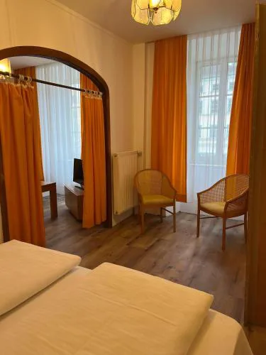 City Hotel Post 12