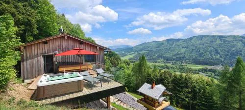Ruhige Bergvilla in Alleinlage am Mondsee mit Seeblick Bergblick und Whirlpool