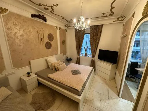Honor - Extravaganz NEU RENOVIERT