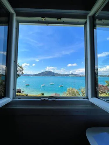 Exklusiver Seetraum am Attersee direkt am See