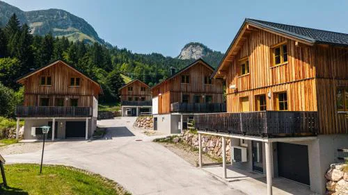 Chalets am Loser by Landluft
