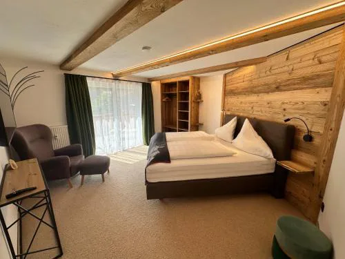 Klamm Lodge