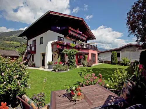 Apartment in Bramberg am Wildkogel with balcony