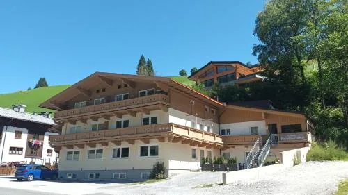 Haus Dienten Top 11