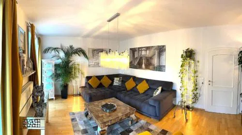 Haus Schmidhuber Ferienwohnung 2 mit Balkon und Bergblick
