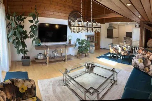 Haus Schmidhuber Ferienwohnung 4 mit Balkon und Bergblick