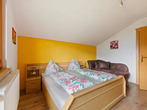 Sunlit Apartment near Ski Area in Hollersbach im Pinzgau