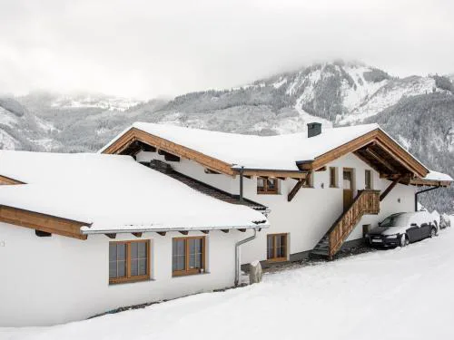 Apartment in Kaprun near the ski area
