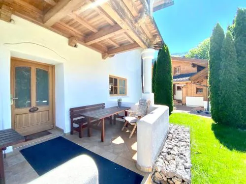 Dorfchalets - Appartement Rosi inkl Tauern Spa Therme Eintritt & Sommerkarte