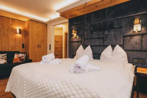 Hotel Gasthof Mitteregger - BEST PLACE in town