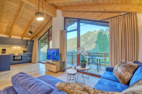 Ski-in Ski-out Chalet Maiskogel 17C - by Alpen Apartments