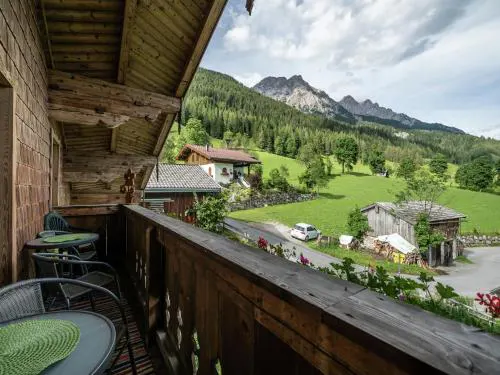 Cozy feel good holiday apartment in Leogang