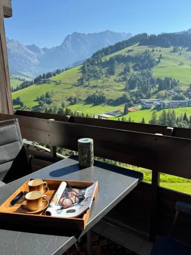 Appartement mit Balkon und Hallenbad