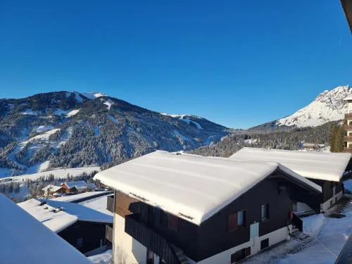 Modernes Apartment mit Panoramablick & Wanderwegen ab Haustür