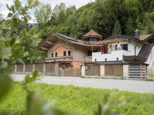Apartment Neukirchen near Ski Slopes