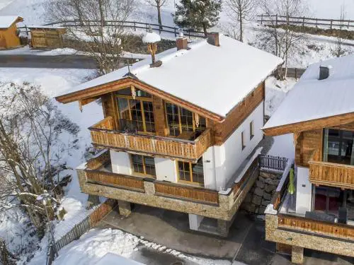 Chalet with shared swimming pool