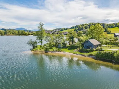 Exklusives Seehaus Lindners LAKEHOUSE in Bestlage mit privaten Sandstrand und eigenem Boot