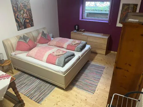 Smart Stay - Privates Zimmer & Bad im Untergeschoss - Kingsize Komfort fuer Zwei