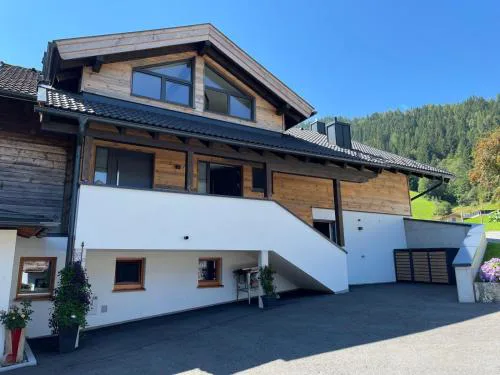 Hartl, Haus