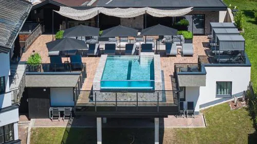 The Poolhouse Boutique Lodge