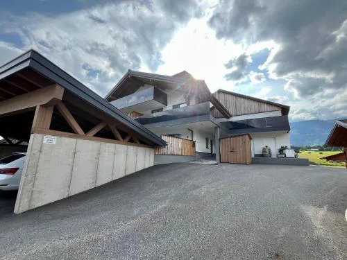 Attic Apartment near Kitzsteinhorn Ski Area