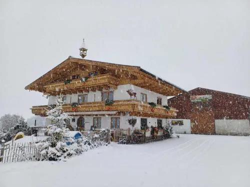 Holiday on an organic farm near ski slopes