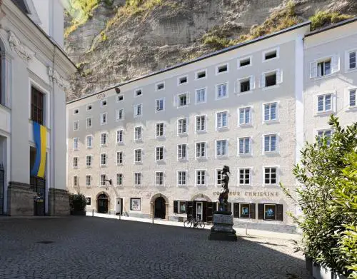 Citycenter Salzburg am Ursulinenplatz - Selfcheckin Suiten