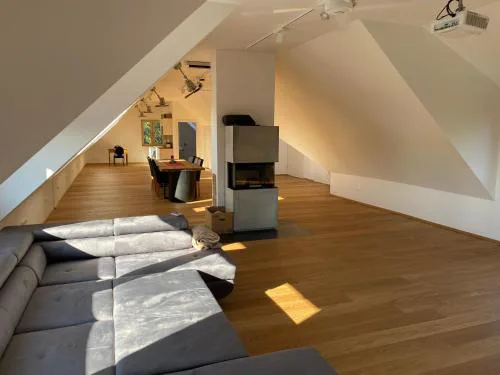 NICHT MEHR VERFÜGBAR Salzburg-Loft im Stadtteil Leopoldskron-Moos 120qm mit Balkon & Untersbergblick