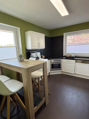Wohnung im Grünen am Stadtrand, 50 m2, eigener Garten mit Terrasse, eigener Eingang, kostenloses Parken