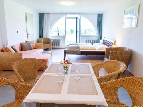 Apartment Wohnung Garten 1 Seeblick by Interhome